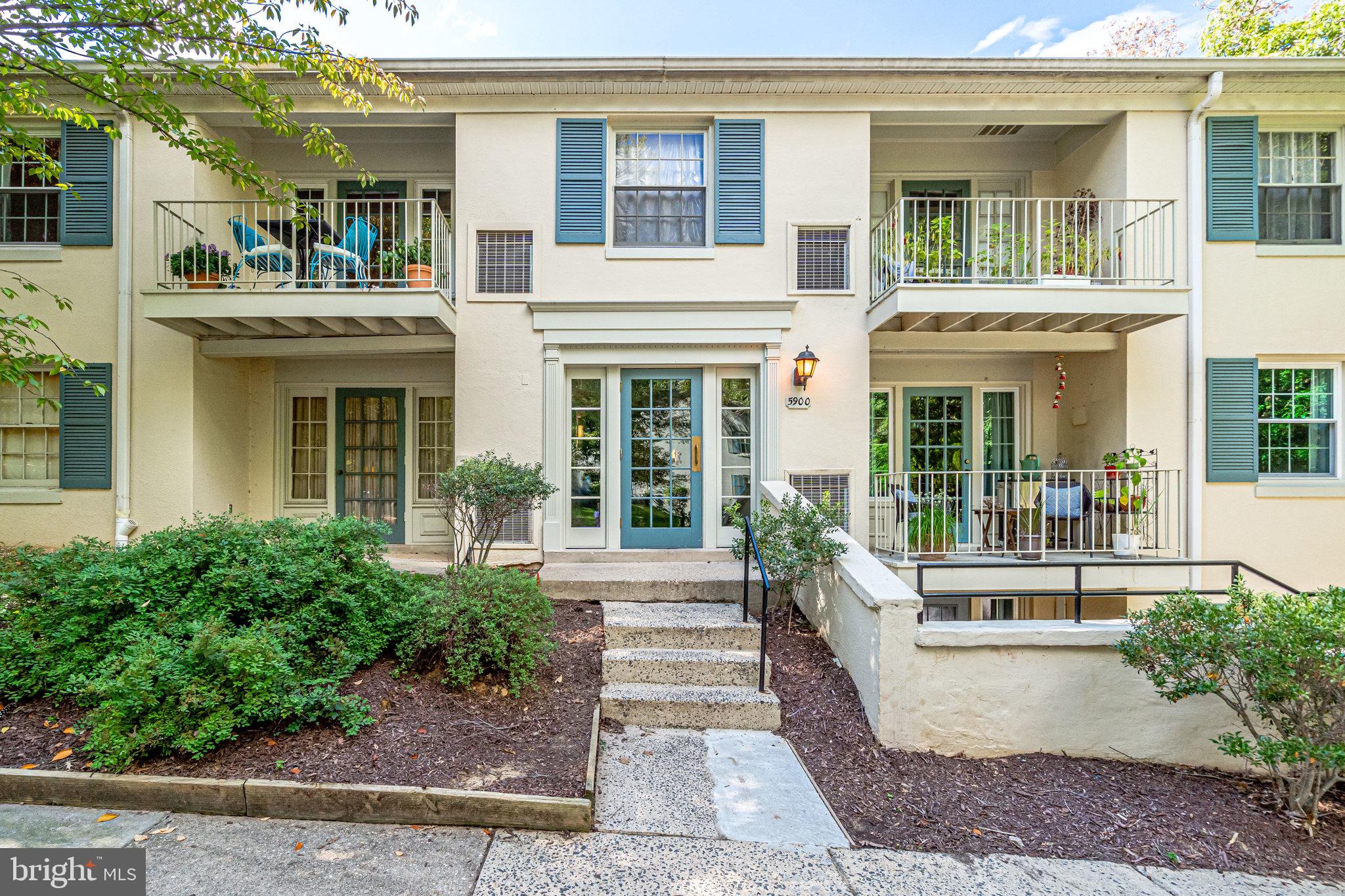 5900 Queenston Street, Unit 497 Springfield, VA 22152 - Photo 1 of 37 Urban, trendy condo!