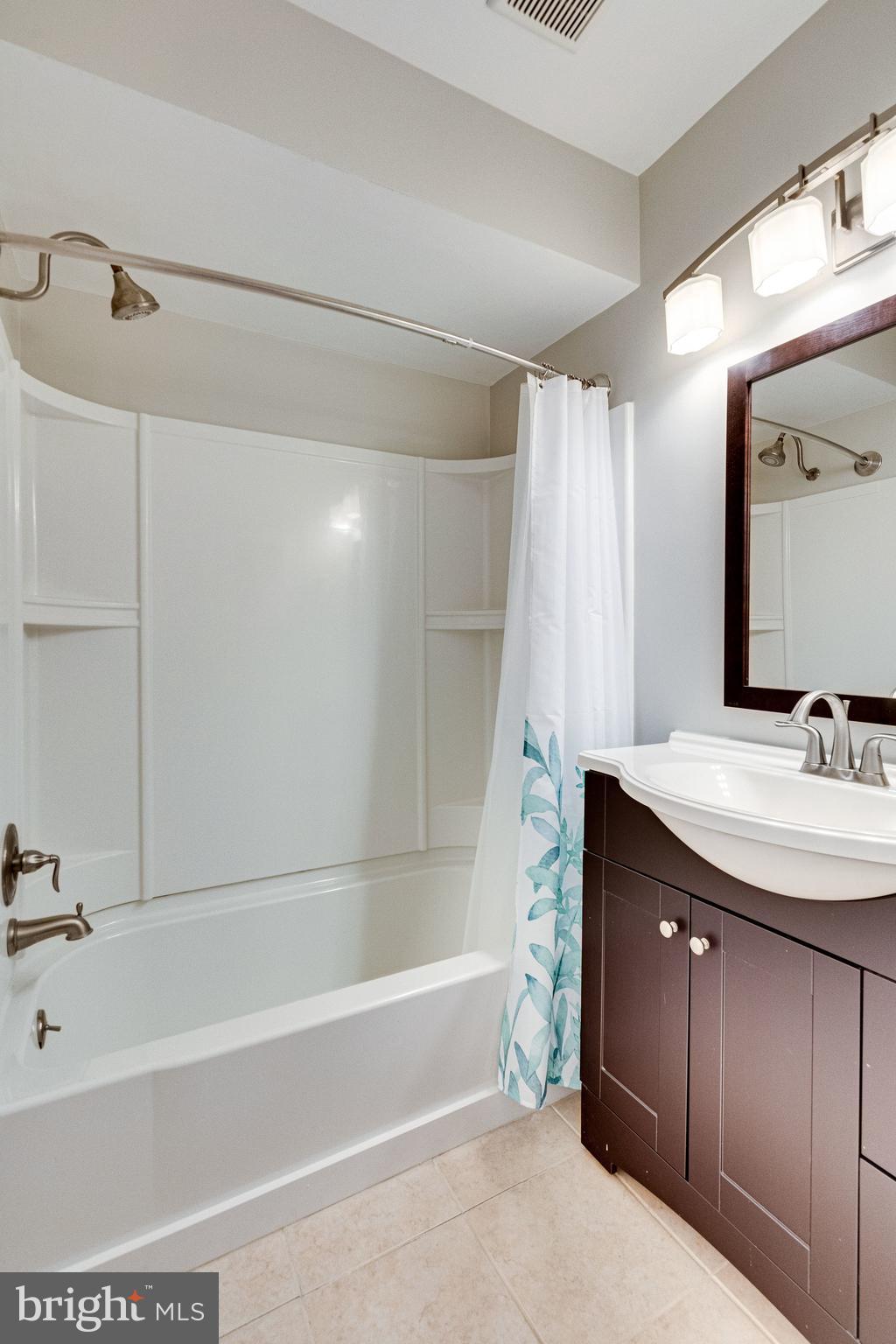 5900 Queenston Street, Unit 497 Springfield, VA 22152 - Photo 17 of 37 Full bath divided into tub/shower + sink plus.....