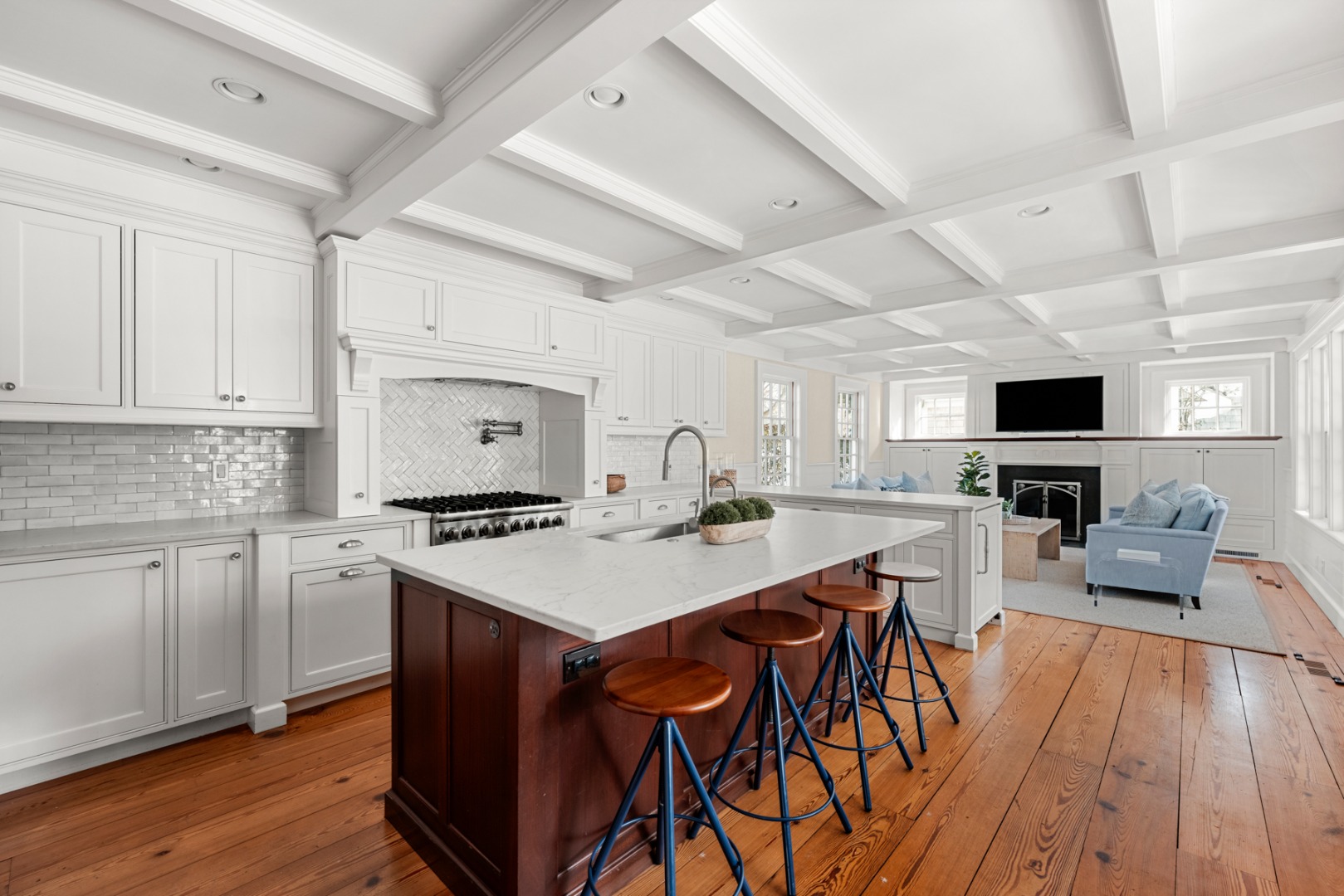 18 Mill Street Nantucket, MA 02554 - Photo 13 of 47