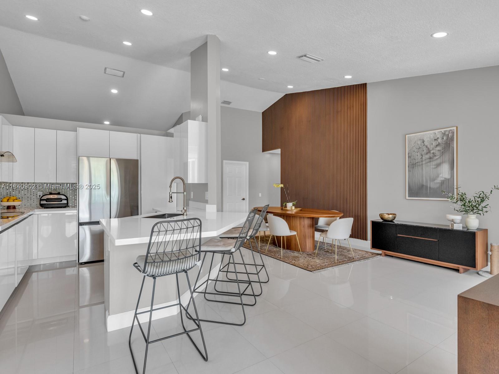 933 Falling Water Road Weston, FL 33326 - Photo 13 of 58