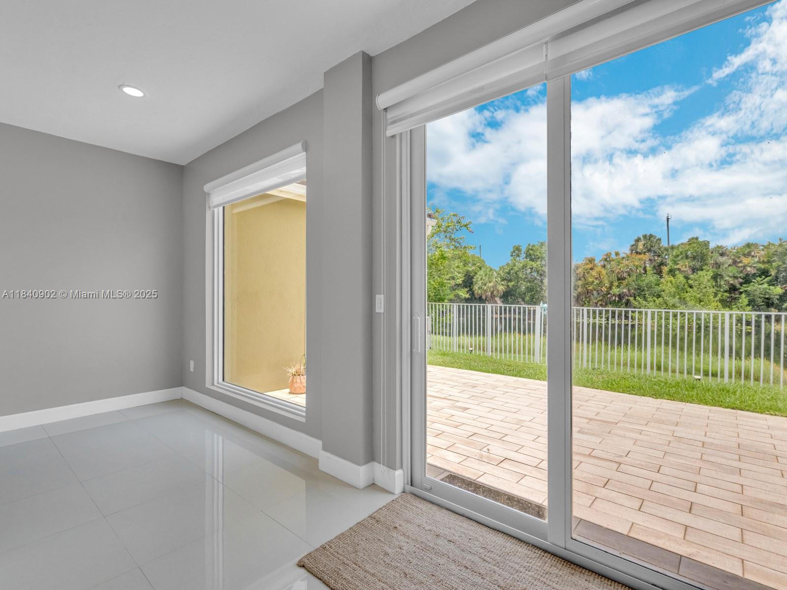 933 Falling Water Road Weston, FL 33326 - Photo 16 of 58