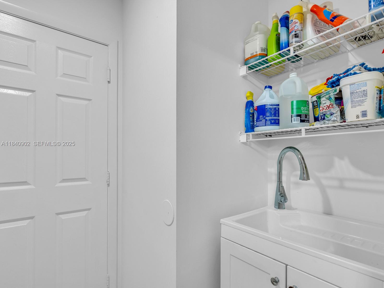 933 Falling Water Road Weston, FL 33326 - Photo 37 of 58