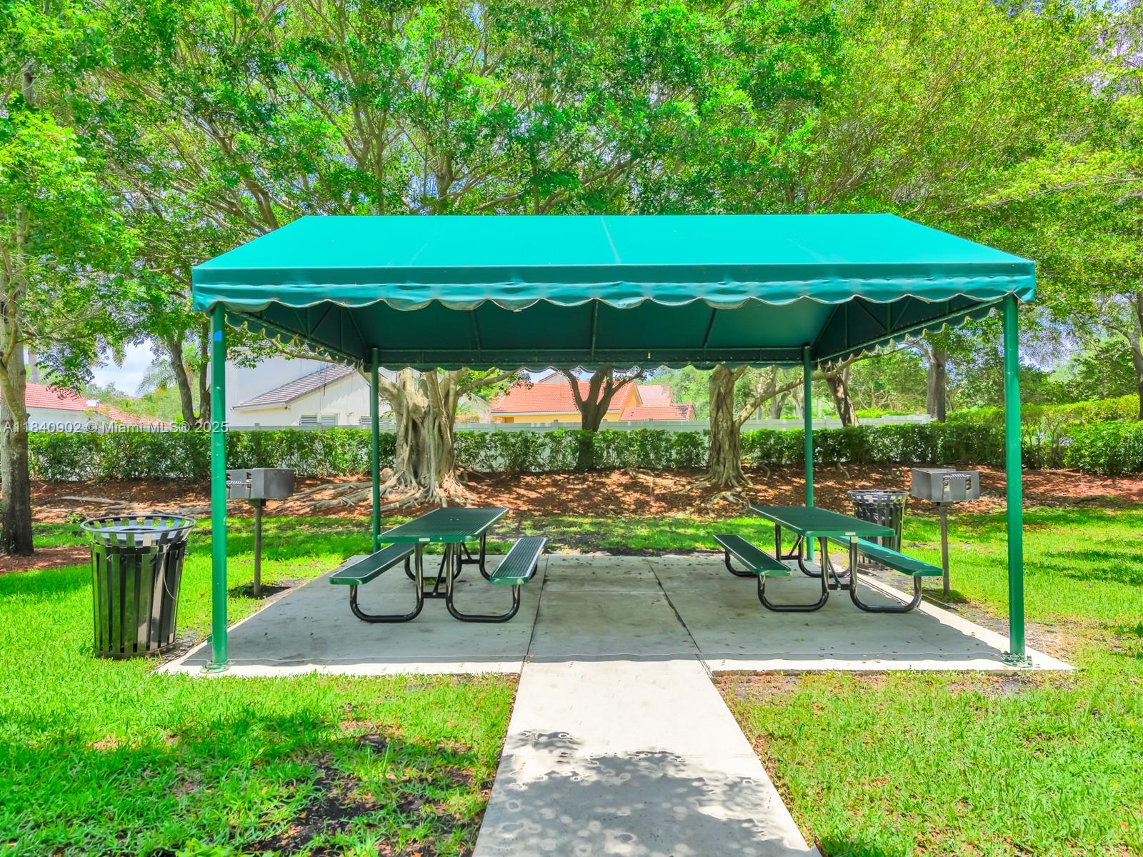 933 Falling Water Road Weston, FL 33326 - Photo 50 of 58