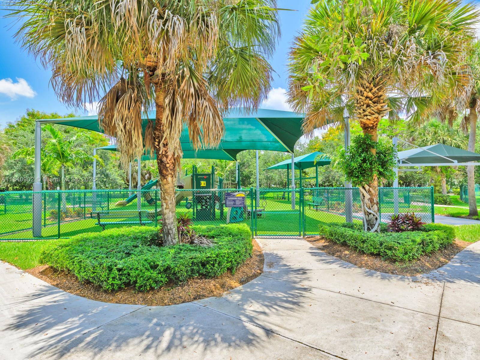 933 Falling Water Road Weston, FL 33326 - Photo 53 of 58