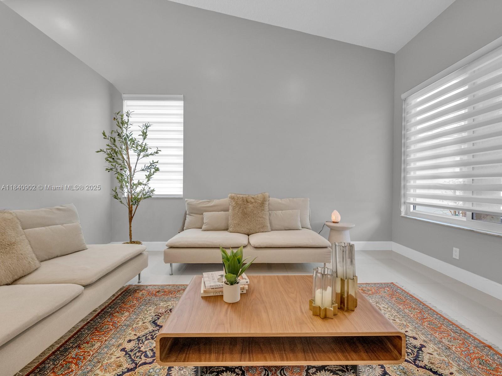 933 Falling Water Road Weston, FL 33326 - Photo 9 of 58