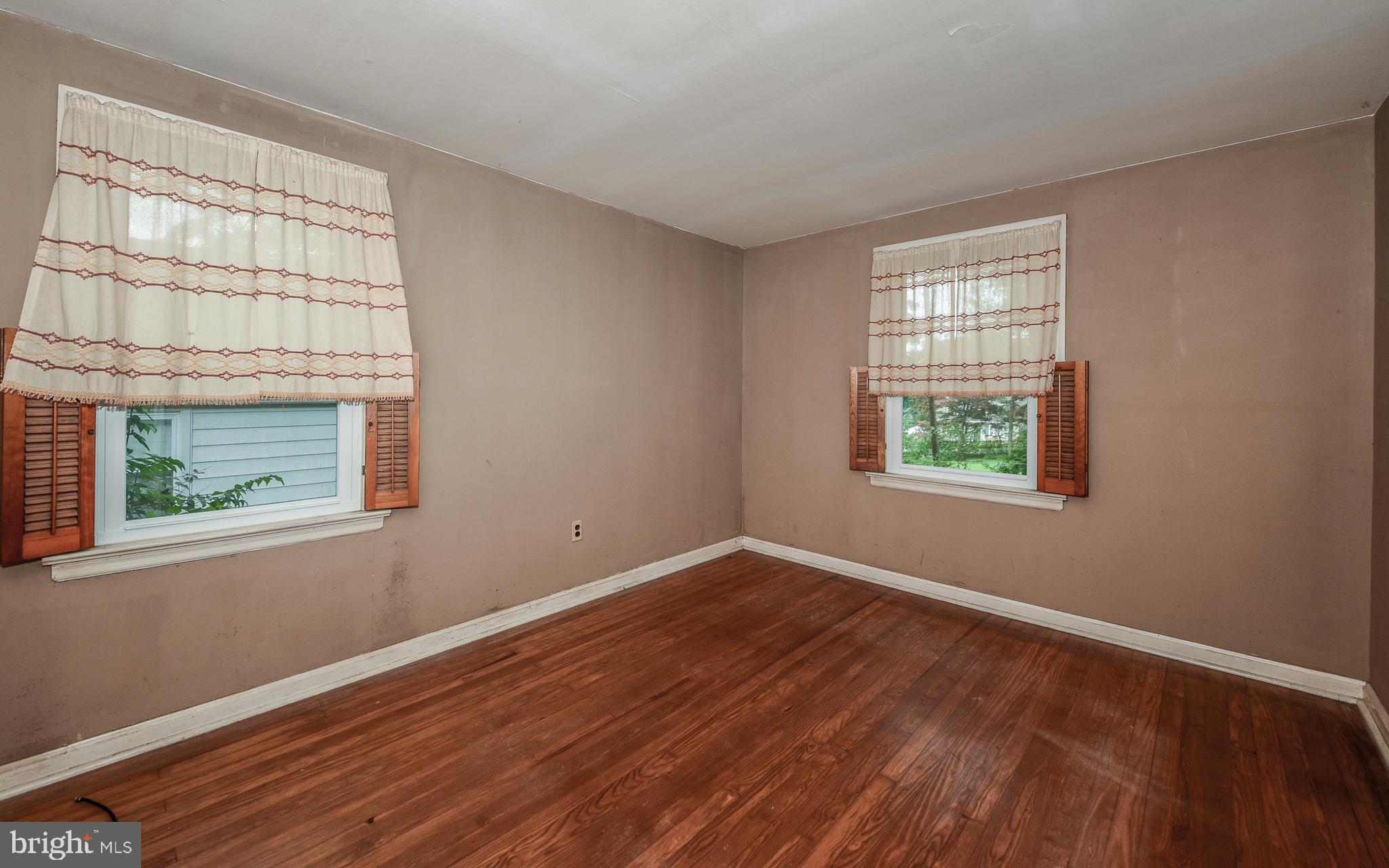 2139 Ridgeview Avenue Abington, PA 19001 - Photo 14 of 24 Gallery Image 14