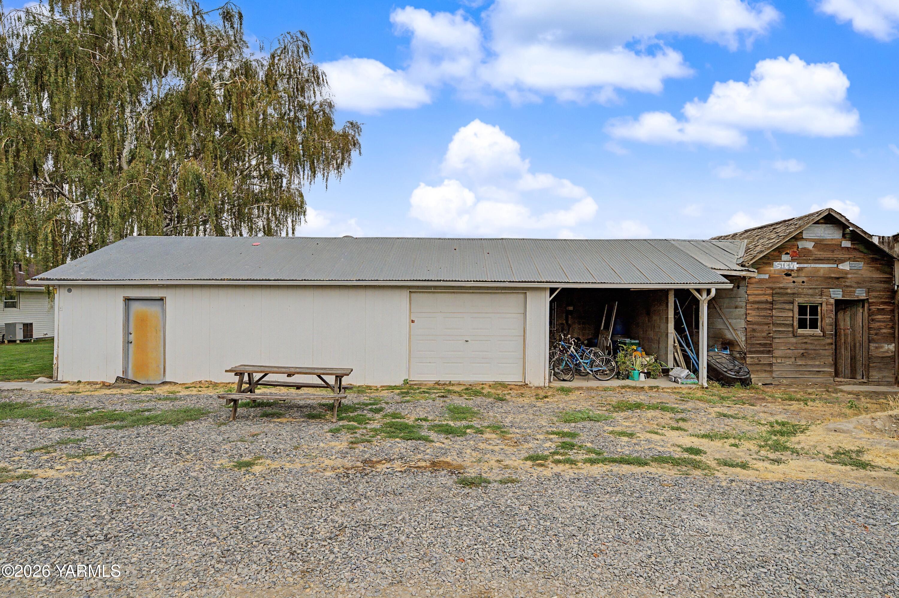 1001 Lamb Road Zillah, WA 98953 - Photo 22 of 28 Garage/Shop