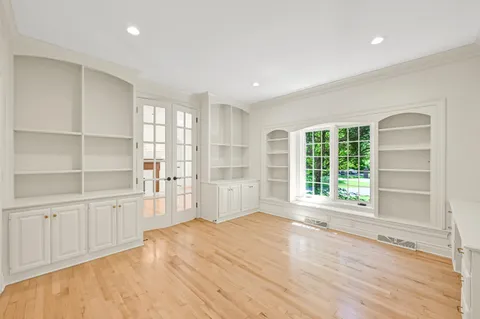 $2,695,000 | 2146 West Columbia Court, Mequon, WI 53092