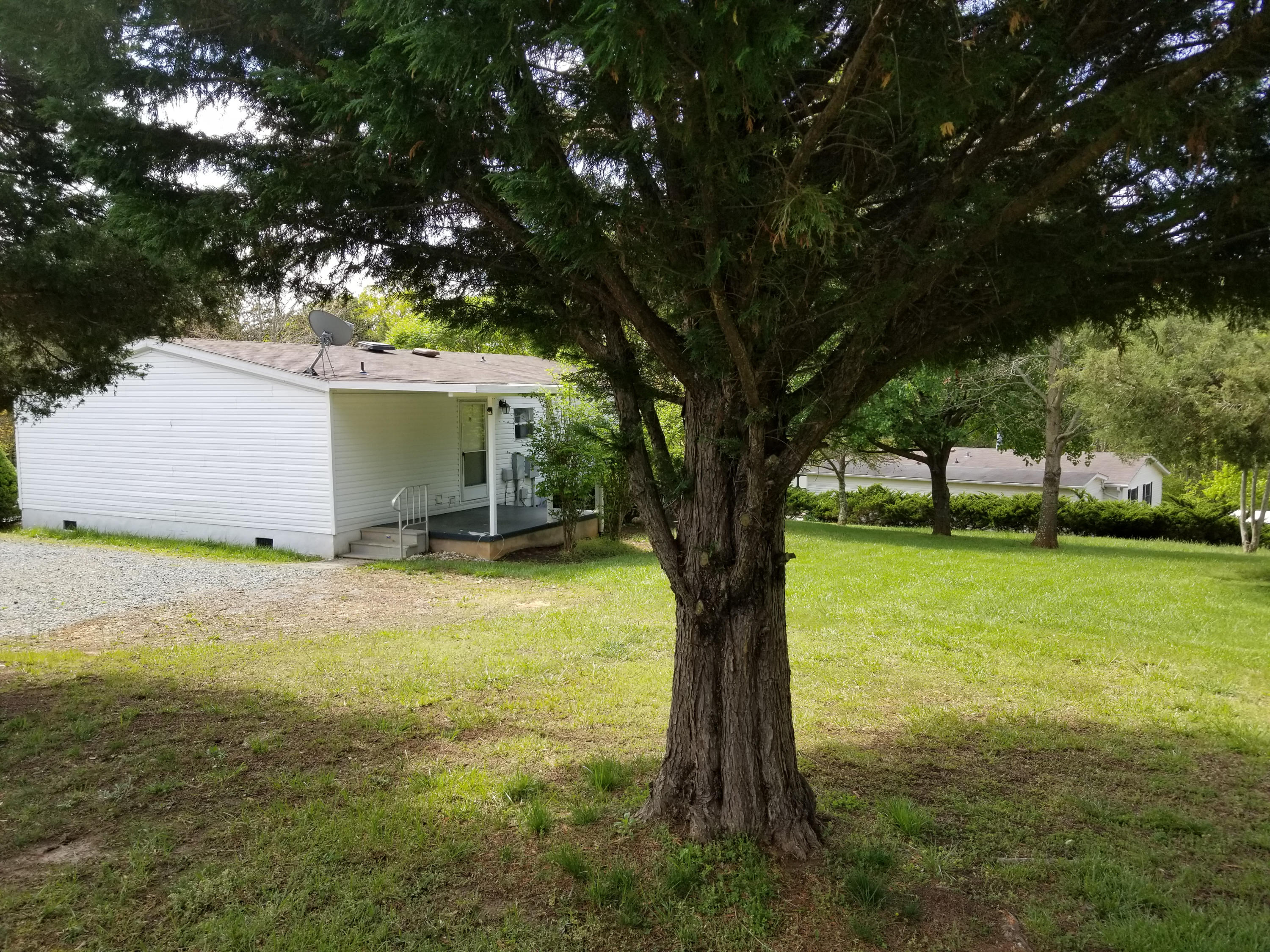 301 High Point Road Moneta, VA 24121 - Photo 20 of 35 19