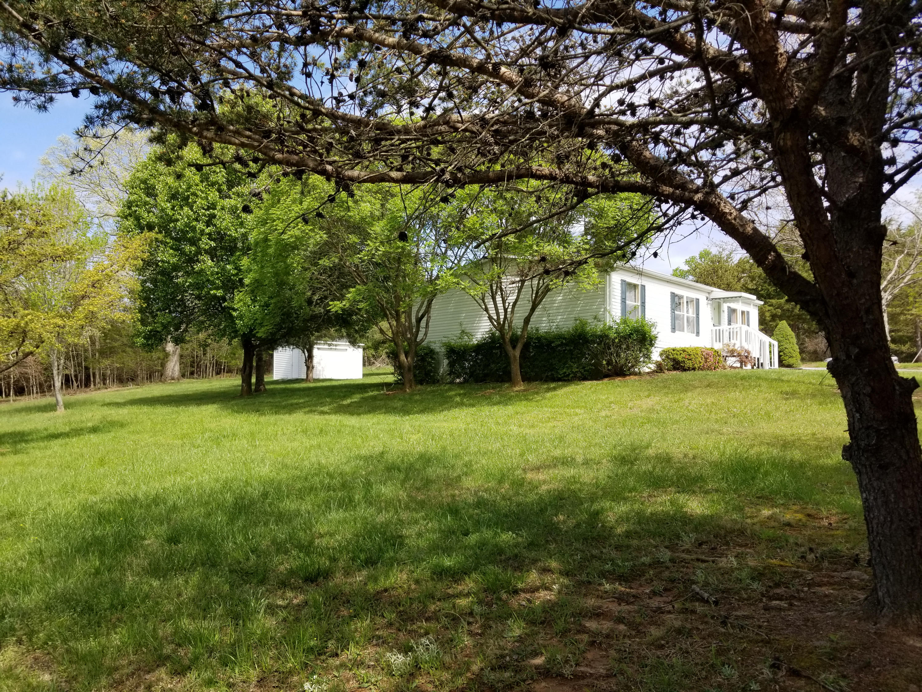 301 High Point Road Moneta, VA 24121 - Photo 25 of 35 24