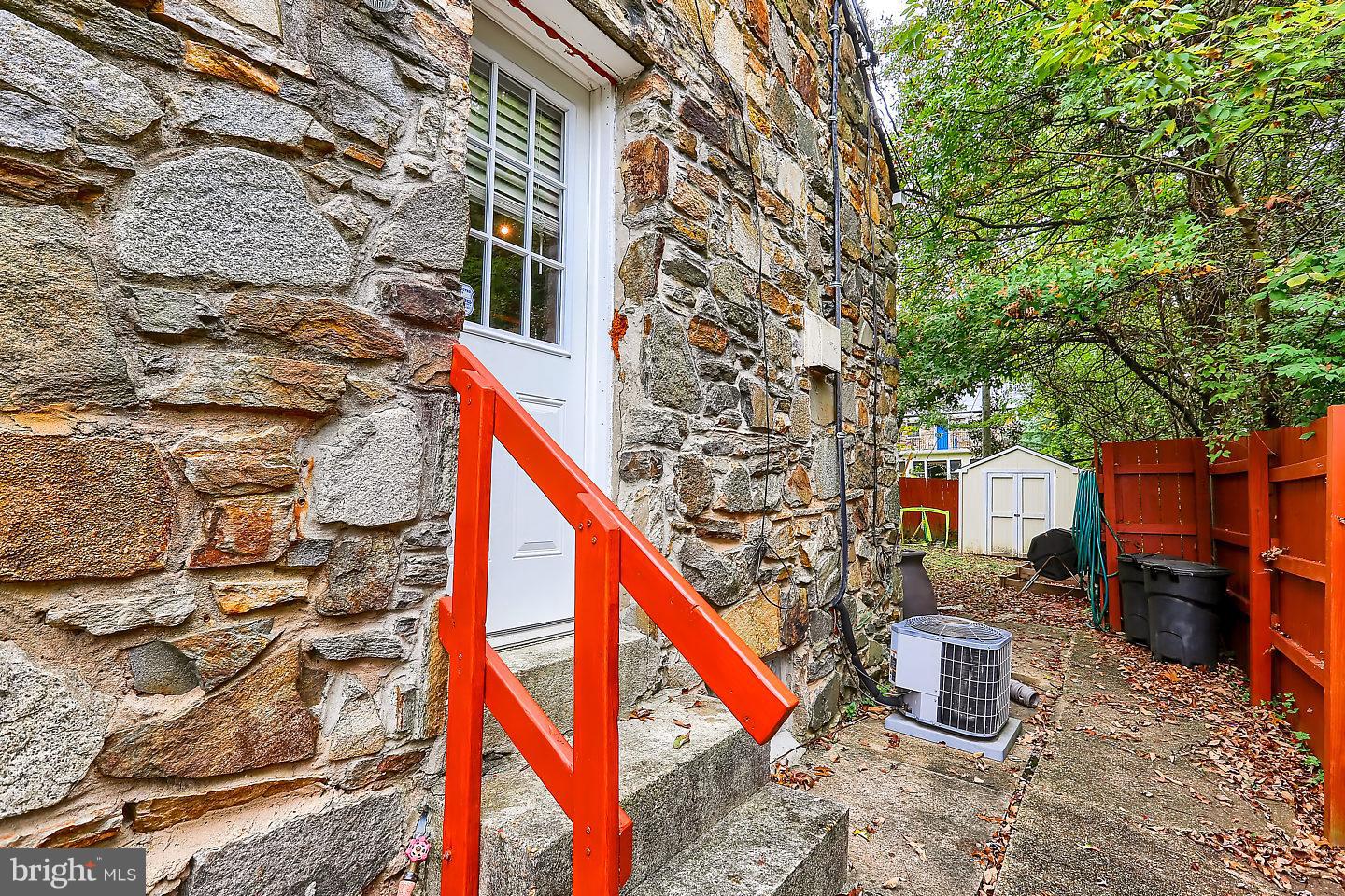 2510 Pinebrush Road Baltimore, MD 21209 - Photo 26 of 28 Side of Home