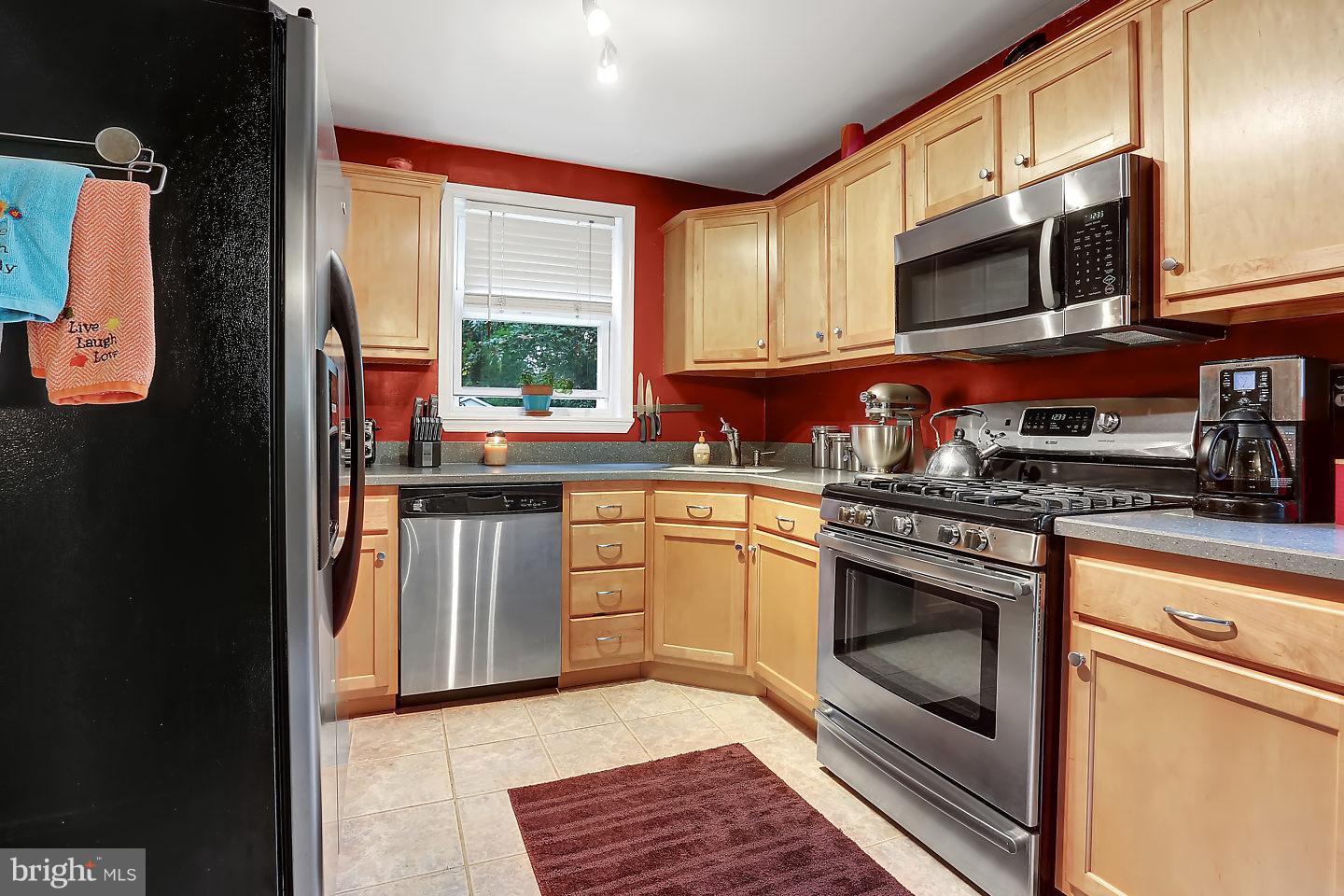 2510 Pinebrush Road Baltimore, MD 21209 - Photo 7 of 28 Kitchen