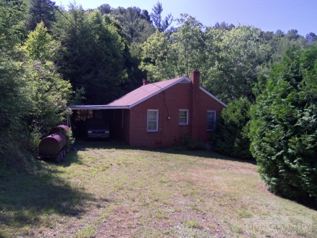 128 Jake Blackburn Road Lansing, NC 28643 - Photo 9 of 16