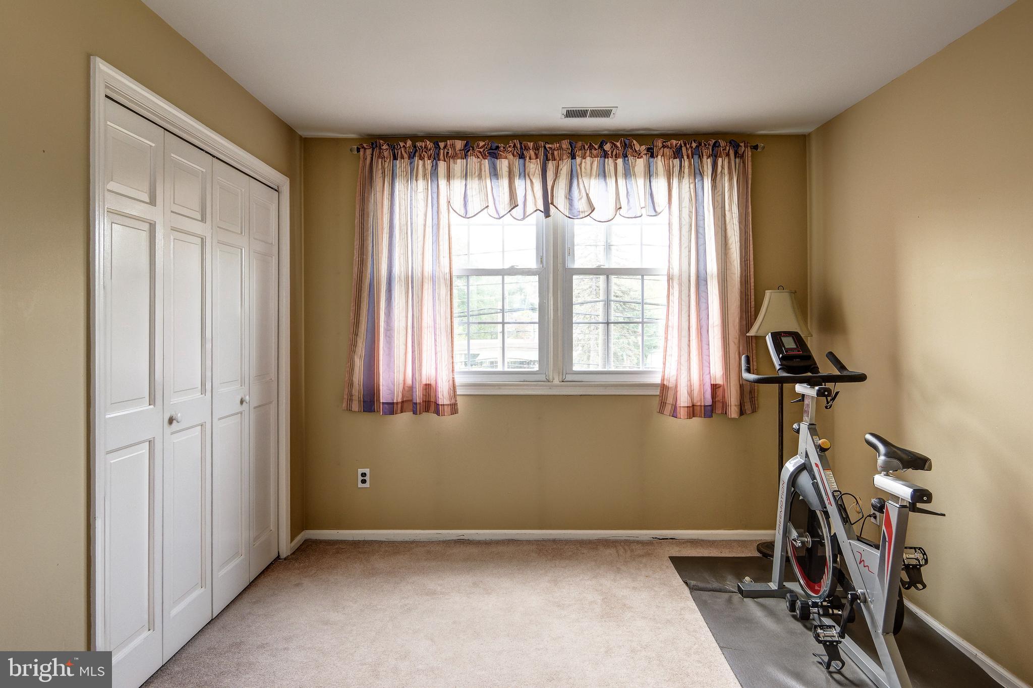 209 Haddonfield Commons, Unit 209 Haddonfield, NJ 08033 - Photo 17 of 21 an empty room with a window