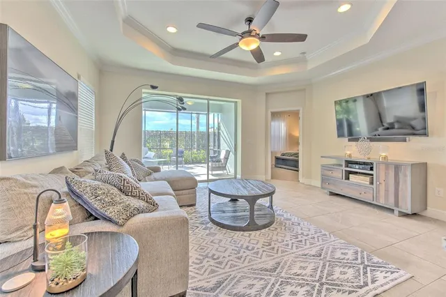 a view of a house with backyard and garden