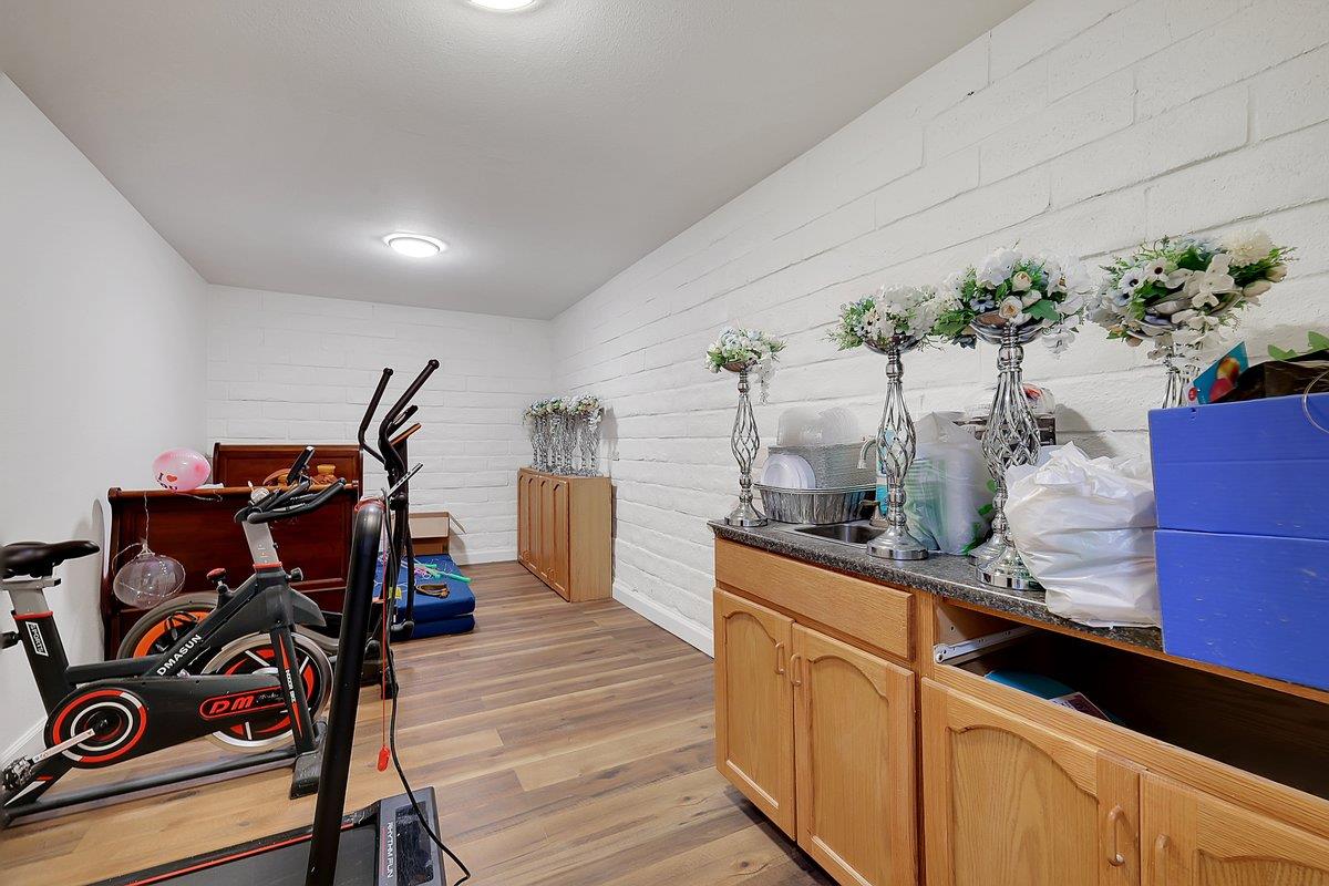 10307 Alta Mesa Road Wilton, CA 95693 - Photo 37 of 58 a view of a room with gym equipment