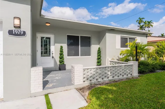 $595,999 | 1979 Northeast 176th Street, North Miami Beach, FL 33162
