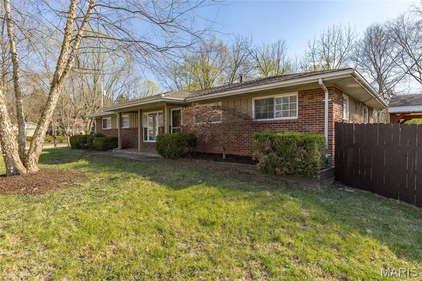 $269,900 | 68 Rainbow Drive, Fenton, MO 63026