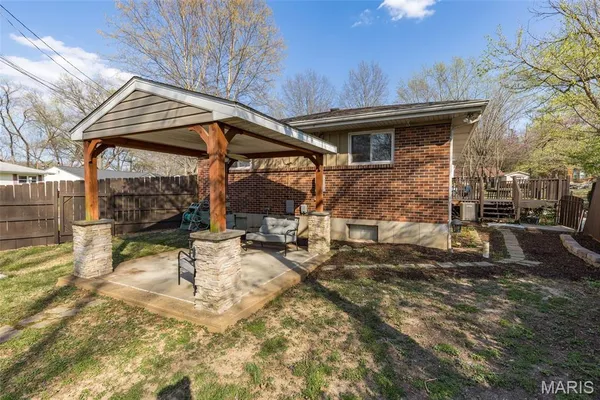 $269,900 | 68 Rainbow Drive, Fenton, MO 63026