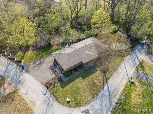$269,900 | 68 Rainbow Drive, Fenton, MO 63026