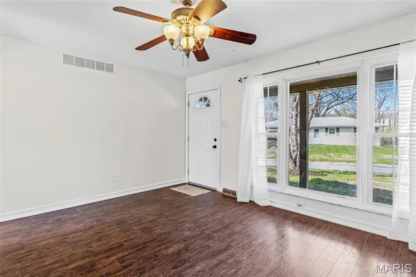 $269,900 | 68 Rainbow Drive, Fenton, MO 63026
