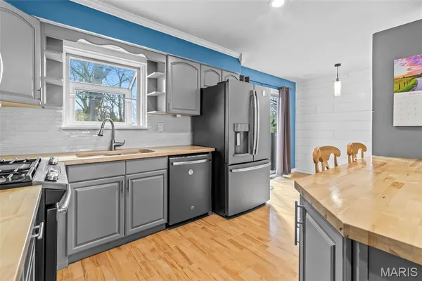 $269,900 | 68 Rainbow Drive, Fenton, MO 63026