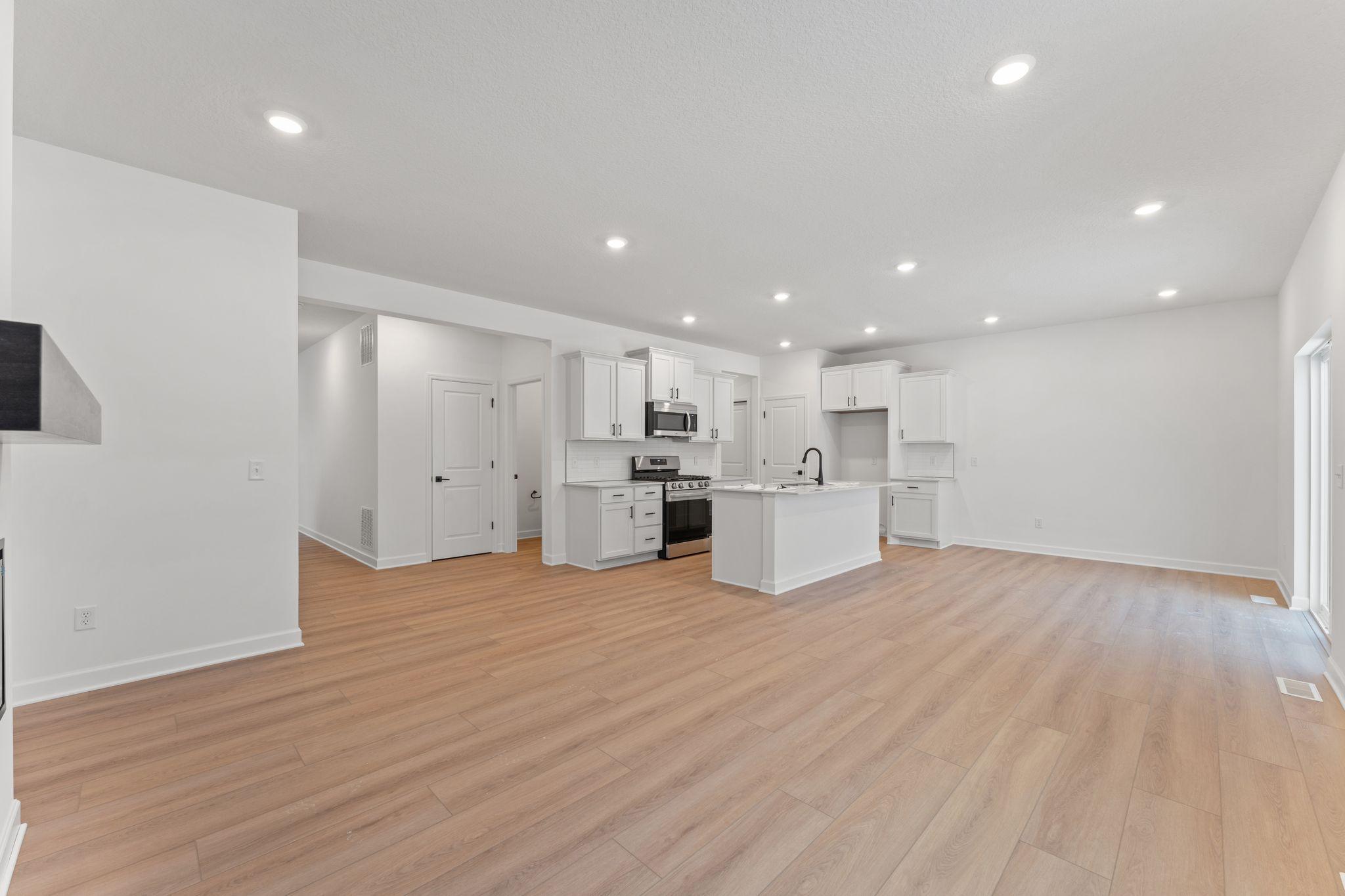 22385 Isla Way Rogers, MN 55374 - Photo 2 of 20