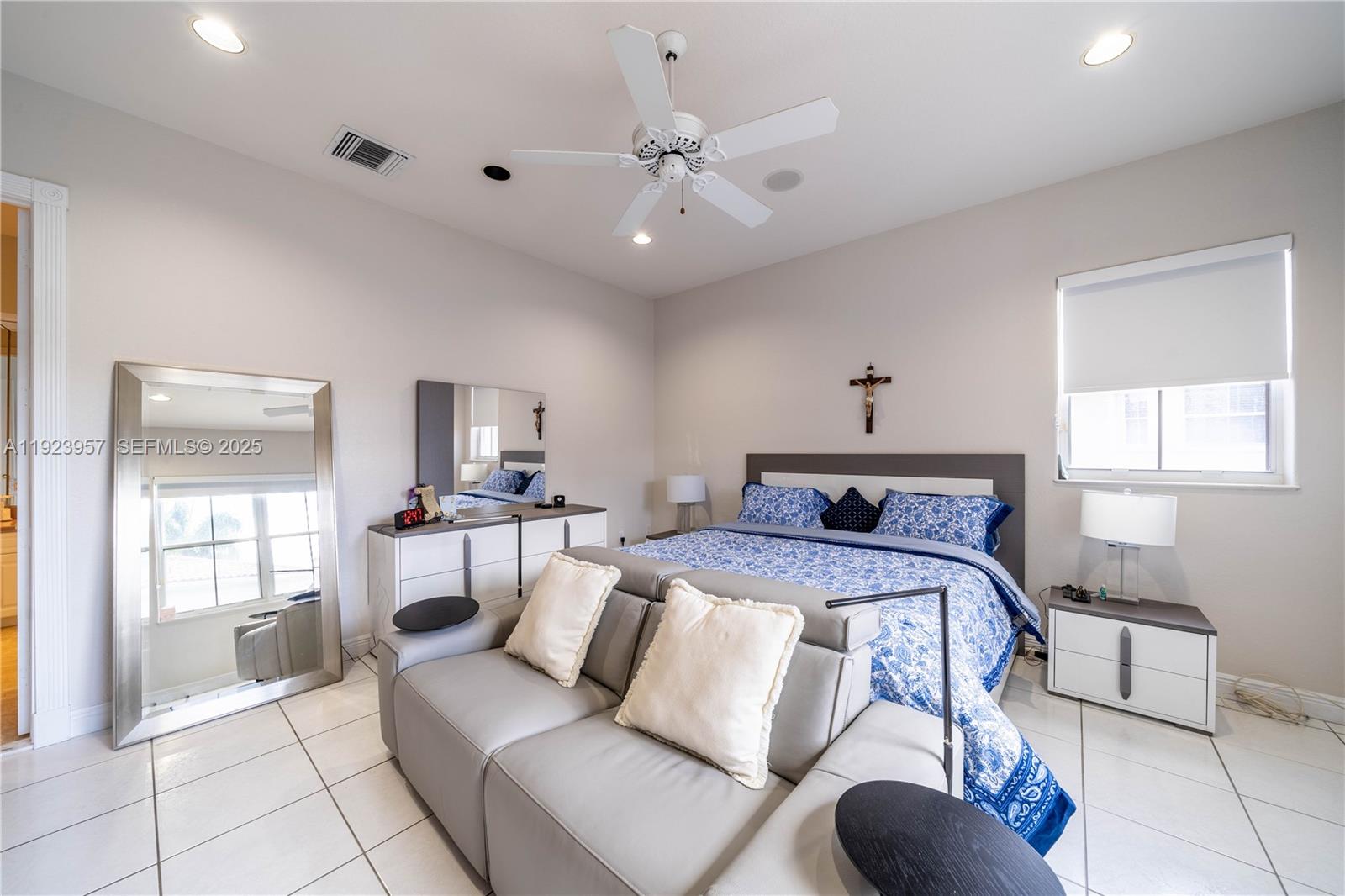 1547 Mariner Way Hollywood, FL 33019 - Photo 35 of 50