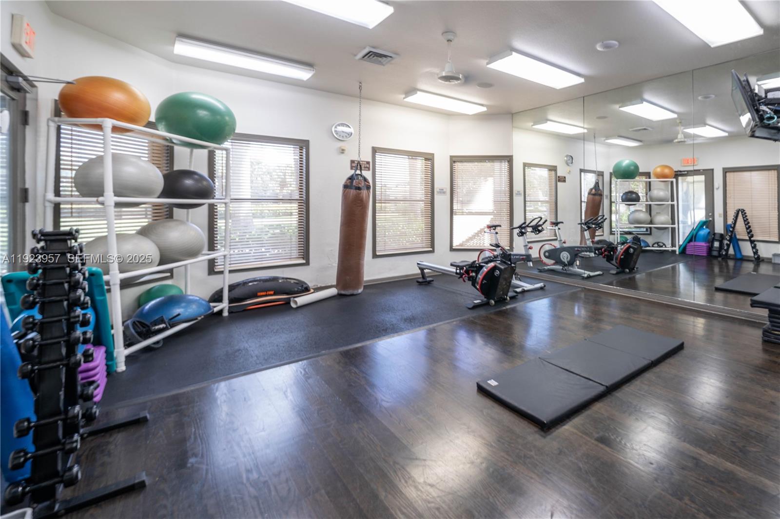 1547 Mariner Way Hollywood, FL 33019 - Photo 46 of 50