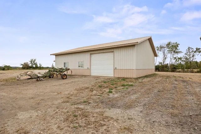 $640,000 | 3990 Moore Avenue Northwest, Annandale, MN 55302