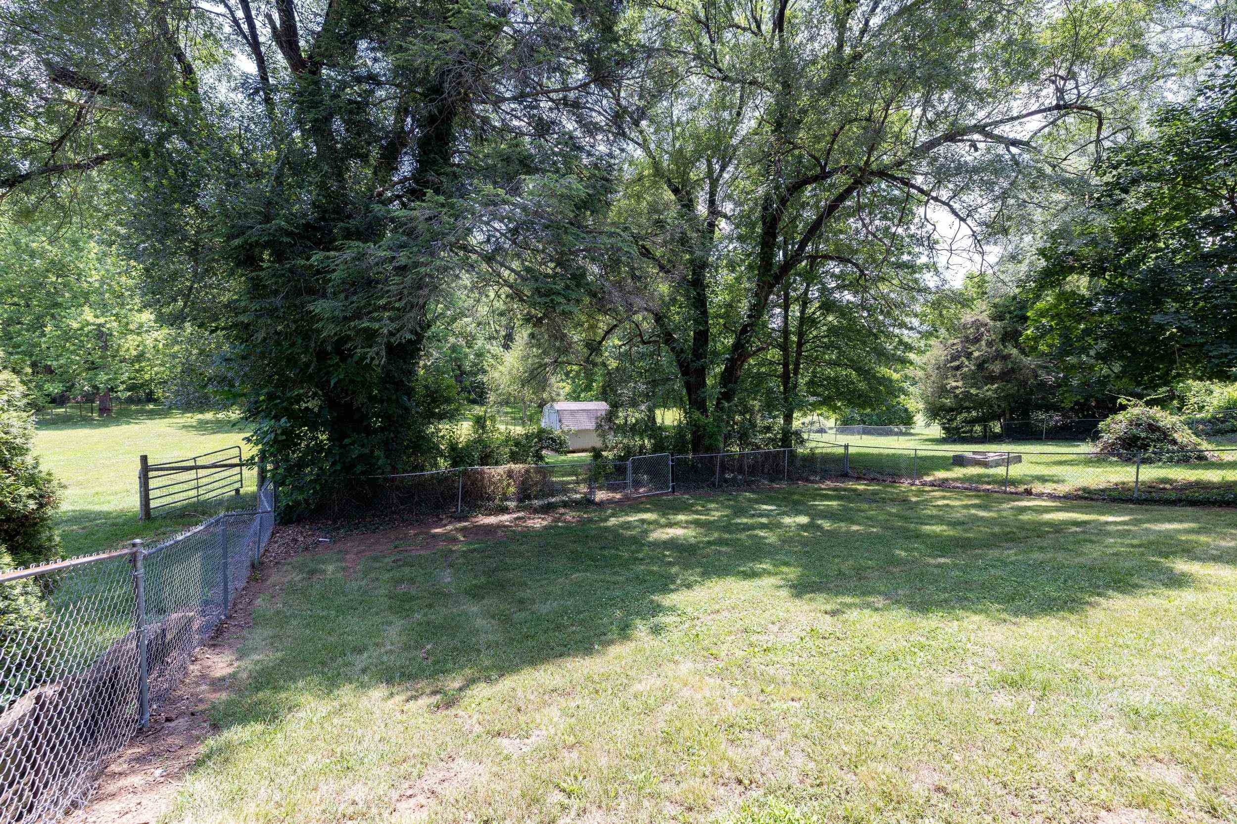 406 East Rockingham Street Elkton, VA 22827 - Photo 39 of 46