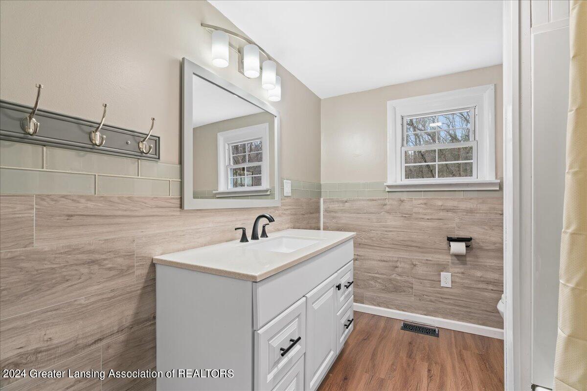 8685 Abbey Road Jackson, MI 49201 - Photo 14 of 32 31-Media Jett-30