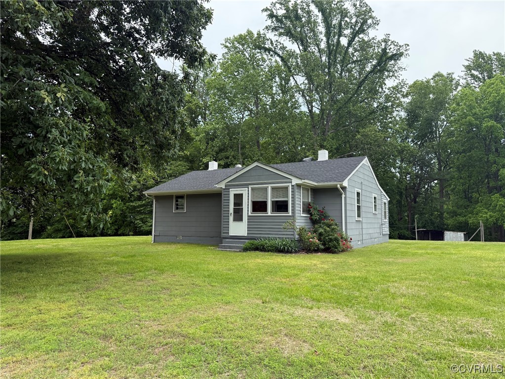 1252 Columbia Road Columbia, VA 23038 - Photo 1 of 41 View of front facade with entry steps, a front yar
