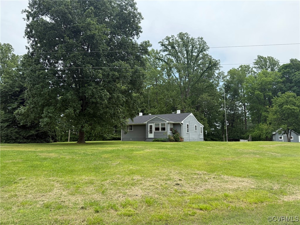 1252 Columbia Road Columbia, VA 23038 - Photo 2 of 41 View of large green lawn