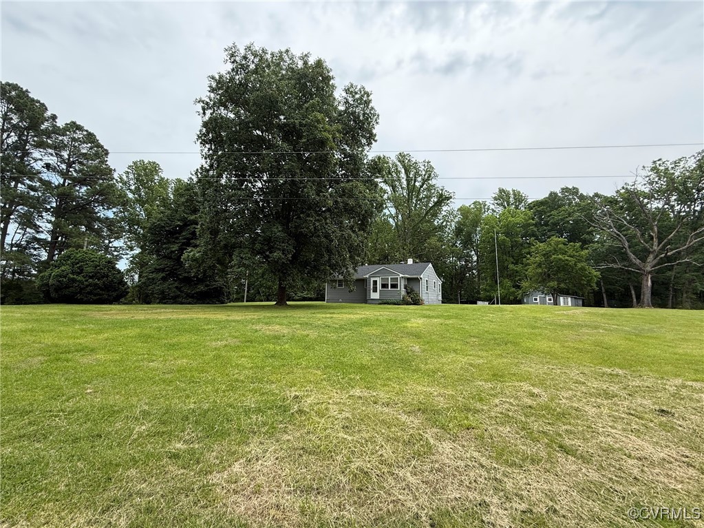 1252 Columbia Road Columbia, VA 23038 - Photo 5 of 41 View of large green lawn