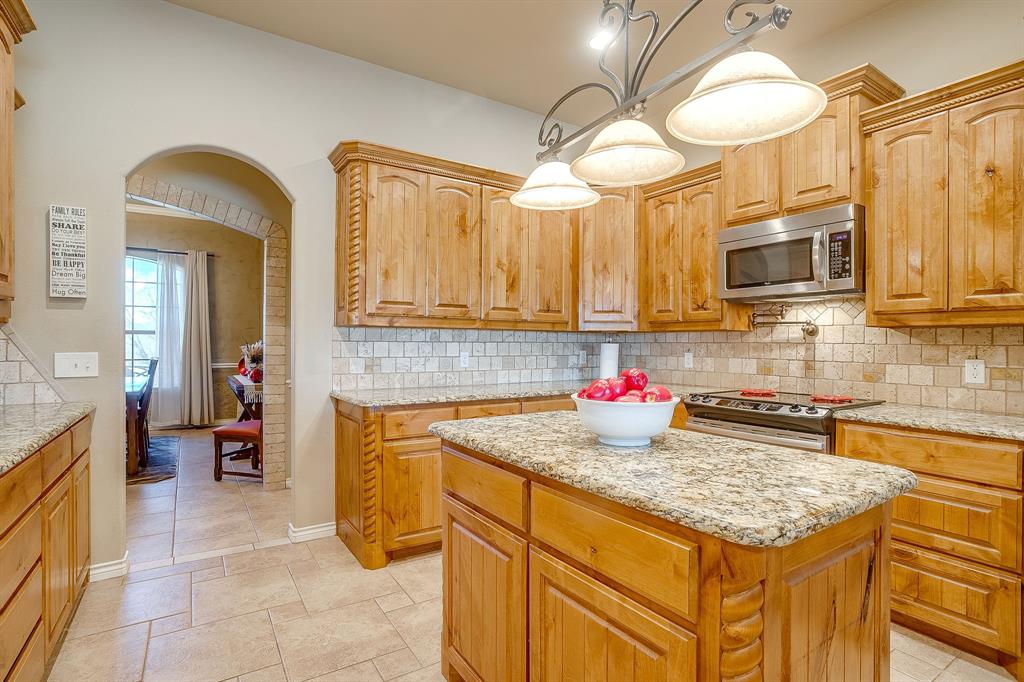 515 Morrow Road Springtown, TX 76082 - Photo 12 of 40