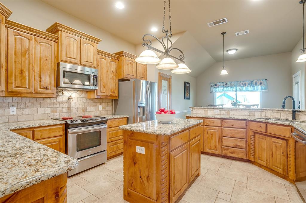 515 Morrow Road Springtown, TX 76082 - Photo 13 of 40