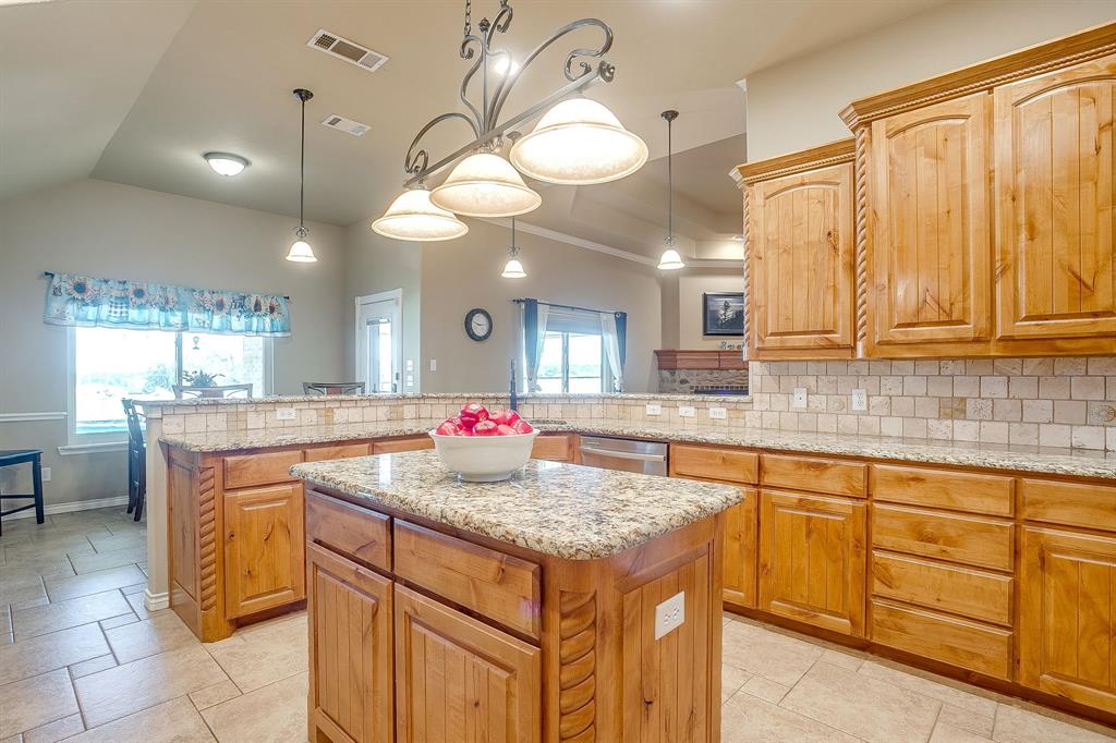 515 Morrow Road Springtown, TX 76082 - Photo 14 of 40