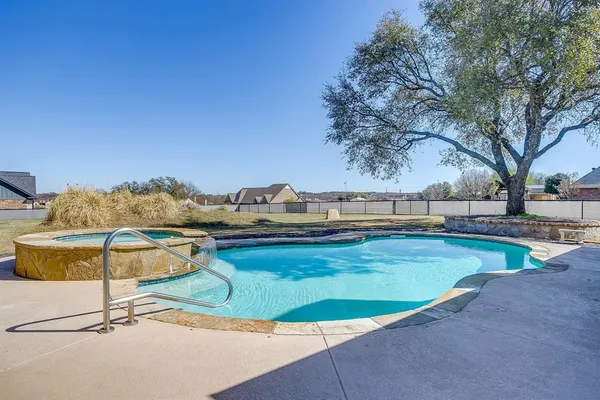 $675,000 | 515 Morrow Road, Springtown, TX 76082