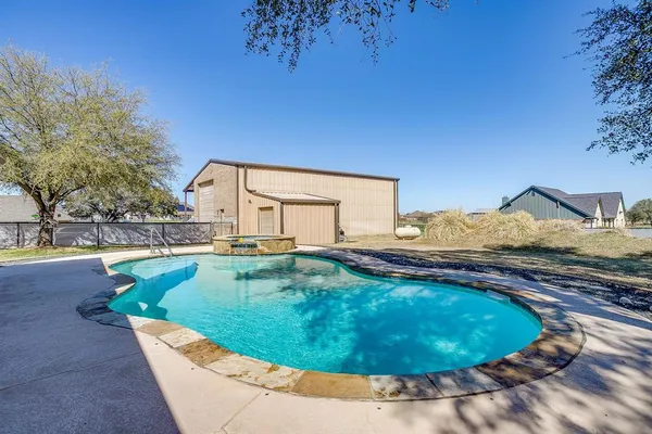 $675,000 | 515 Morrow Road, Springtown, TX 76082
