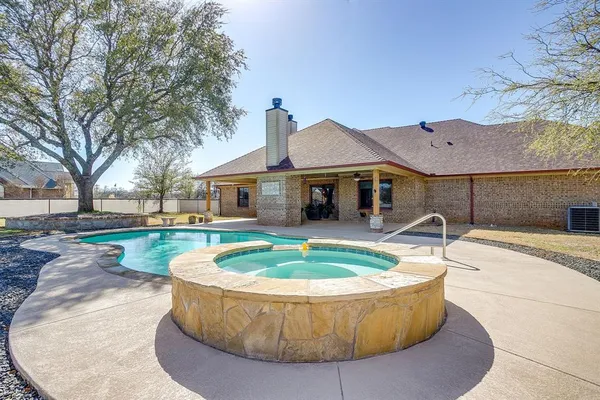 $675,000 | 515 Morrow Road, Springtown, TX 76082