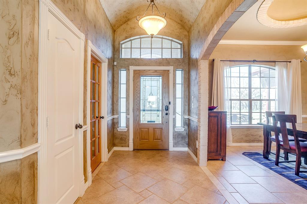 515 Morrow Road Springtown, TX 76082 - Photo 5 of 40