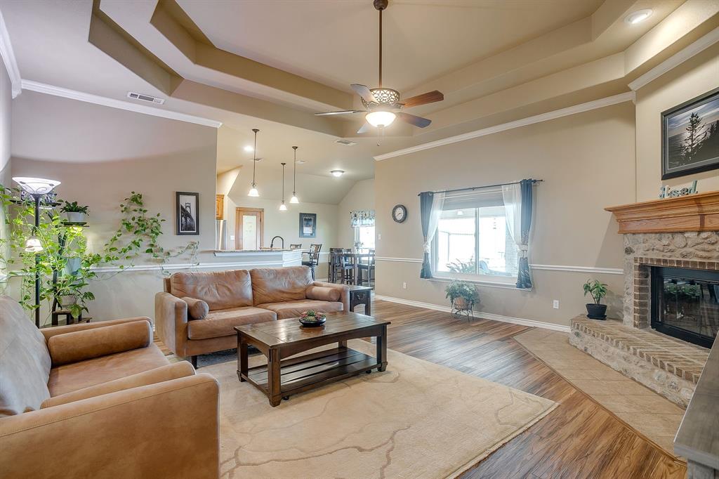 515 Morrow Road Springtown, TX 76082 - Photo 7 of 40