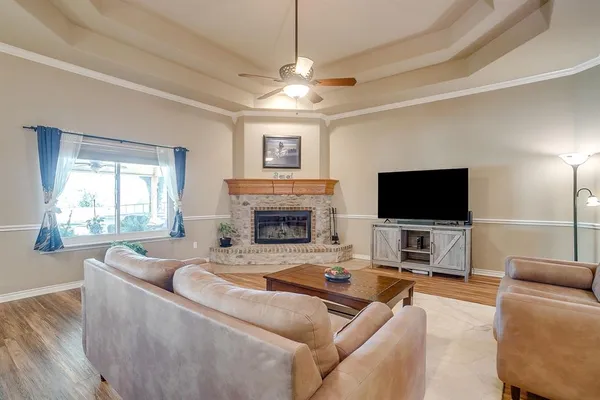 $675,000 | 515 Morrow Road, Springtown, TX 76082