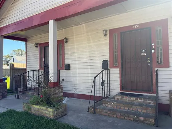 $1,250 | 5450-52 Burgundy Street, New Orleans, LA 70117