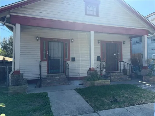 $1,250 | 5450-52 Burgundy Street, New Orleans, LA 70117