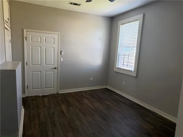 $1,250 | 5450-52 Burgundy Street, New Orleans, LA 70117