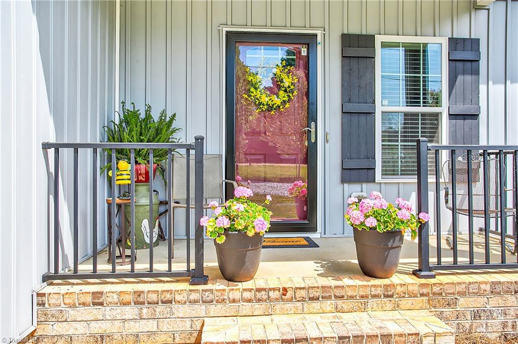 1890 Chestnut Grove Road King, NC 27021 - Photo 5 of 36