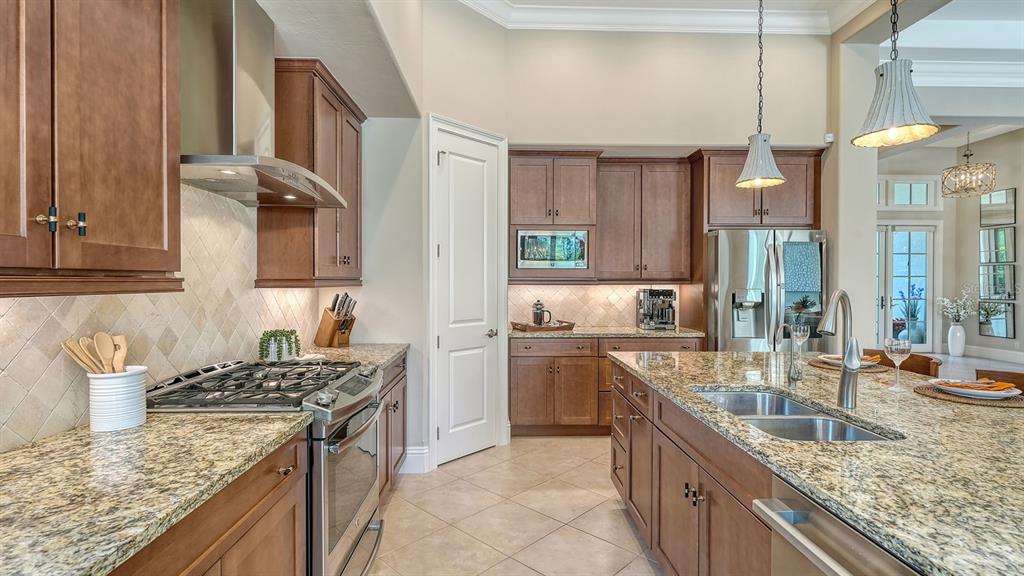 7975 Matera Court Lakewood Ranch, FL 34202 - Photo 24 of 83