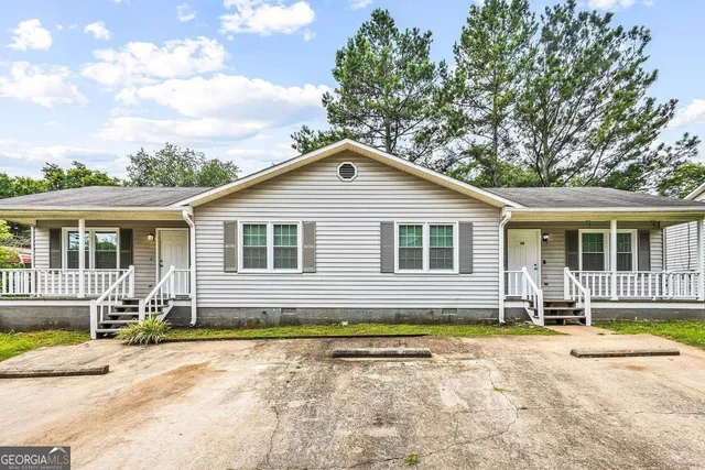 $1,225 | 4 East 1st Street, Unit B, Aragon, GA 30104
